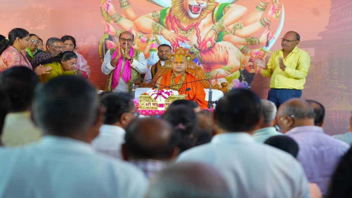 ऋषिकेश पहुंचे श्रीराम कथा समिति रायपुर के सैकड़ों श्रद्धालु, नवधा भक्ति पर सुनी दुर्लभ कथा