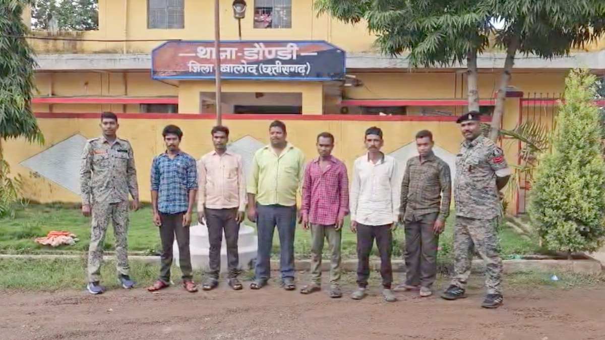 CG News : वन कर्मियों को दौड़ा-दौड़ा कर पीटने वाले 6 ग्रामीण गिरफ्तार, पुलिस की जांच जारी