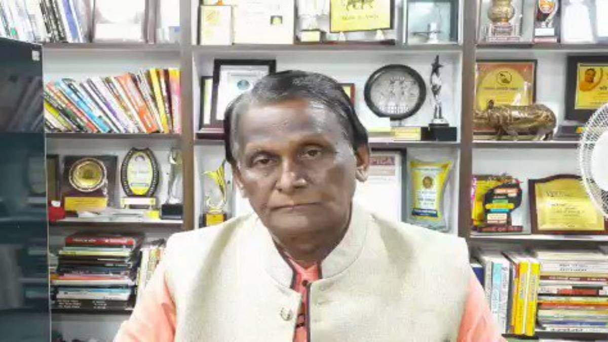 पद्मश्री सुरेंद्र दुबे के निधन से शोक की लहर : अपनी कविताओं से हमेशा लोगों को हंसाया, कोरोना काल में भी लोगों की उदासी दूर करने और डर भगाने लिखी थी कविता, पढ़िए…
