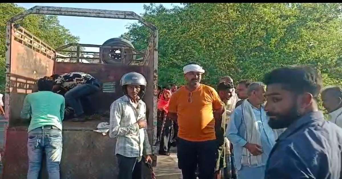 रफ्तार ने रोक दी सांसेंः अज्ञात वाहन ने 3 बाइक सवार युवकों को रौंदा, दो की उखड़ी सांसें, एक लड़ रहा जिंदगी की जंग