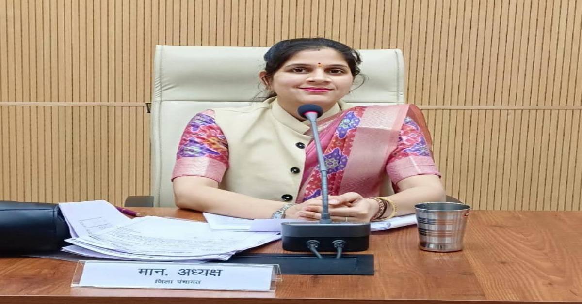 महिला जिला पंचायत अध्यक्ष ने टोल कर्मियों पर लगाया अभद्रता का आरोप, SP से की कार्रवाई की मांग, इधर ससुर ने कर्मचारियों को पीटा, VIDEO VIRAL