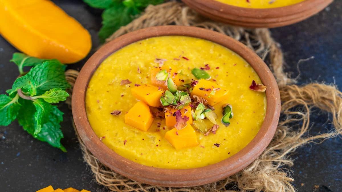 Mango Raita Recipe : खाने का स्वाद बढ़ा देता है मैंगो रायता, यहाँ जाने बनाने का तरीका …