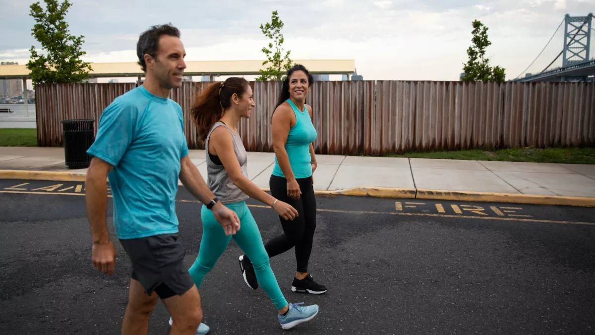 Walking Benefits: सिर्फ 7 दिन की वॉकिंग से दिखेगा फर्क, जानिए रोजाना वॉक करने के जबरदस्त फायदे