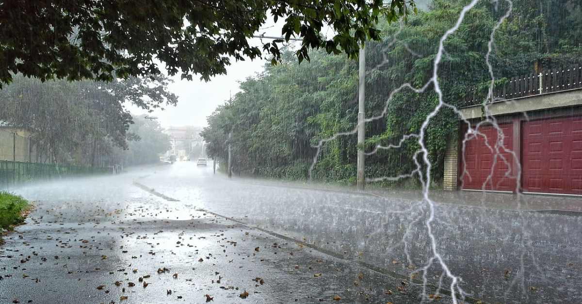UP Rain Alert : उत्तर प्रदेश में आंधी-तूफान के साथ होगी बारिश, IMD ने जारी किया अलर्ट, जानें अपने शहर का हाल