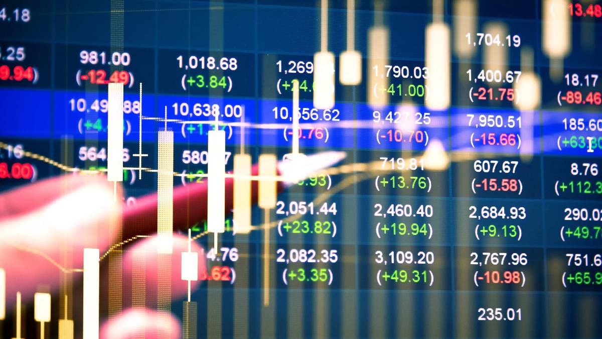 Share Market Update: ईरान-इजरायल युद्ध के बीच बाजार में मामूली तेजी, जानिए किस सेक्टर में आया उछाल