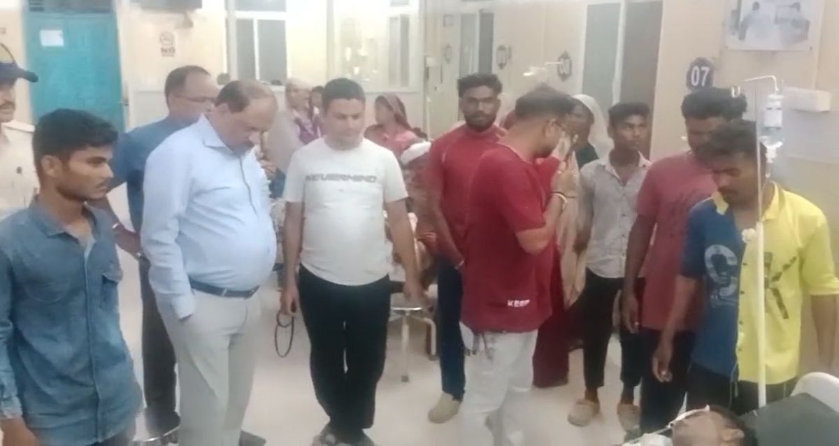 MP में जहरीली ताड़ी पीने से 1 मौत, 9 लोग बीमारः 2 गंभीर गुजरात रेफर, SP, कलेक्टर और विधायक पहुंचे अस्पताल