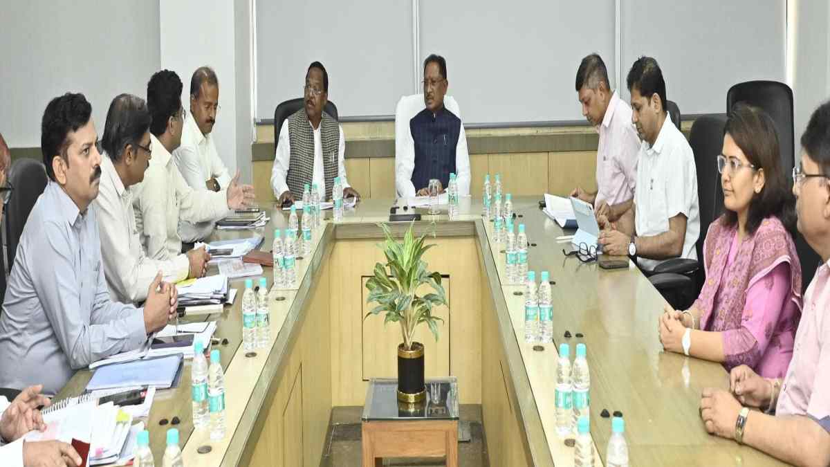 सीएम साय ने कहा – जनजातीय समाज के विकास के प्रति हमारी अटूट प्रतिबद्धता, छात्रावासों में सुविधाओं की गुणवत्ता पर दिया जोर, लापरवाही पर सख्त कार्रवाई की दी चेतावनी