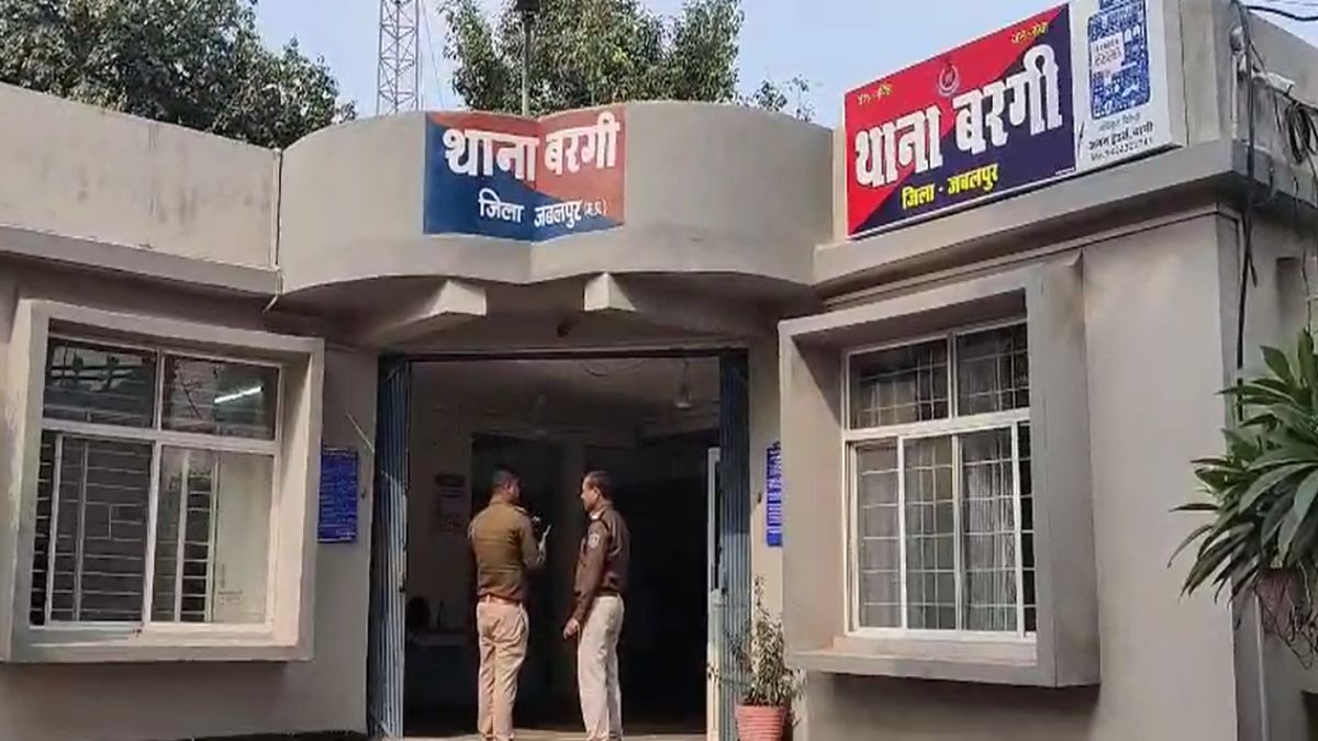 अर्थ डेवलपर्स एवं बिल्डर नीरज ललित गिरफ्तारः नौसेना के कमांडर से की थी 50 लाख की धोखाधड़ी