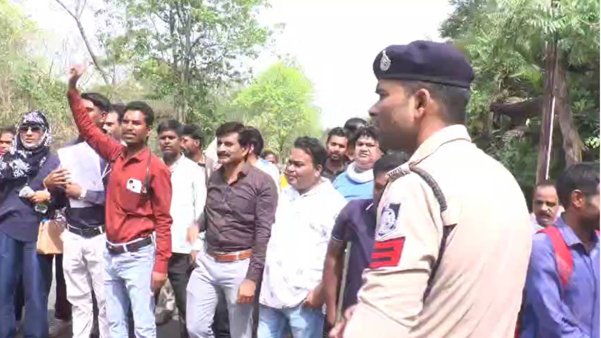 कोरोना योद्धा फिर सेवाएं देने तैयारः कोविड-19 आयुष चिकित्सक संघ के पदाधिकारी मिले स्वास्थ्य मंत्री से, की बहाली की मांग