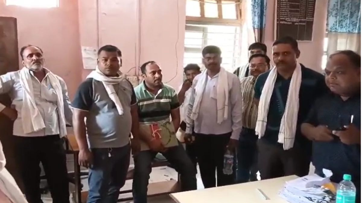 भ्रष्टाचार के खिलाफ नकेलः तहसीलदार का रीडर 10 हजार रिश्वत लेते गिरफ्तार, इस काम के एवज में मांगी थी घूस