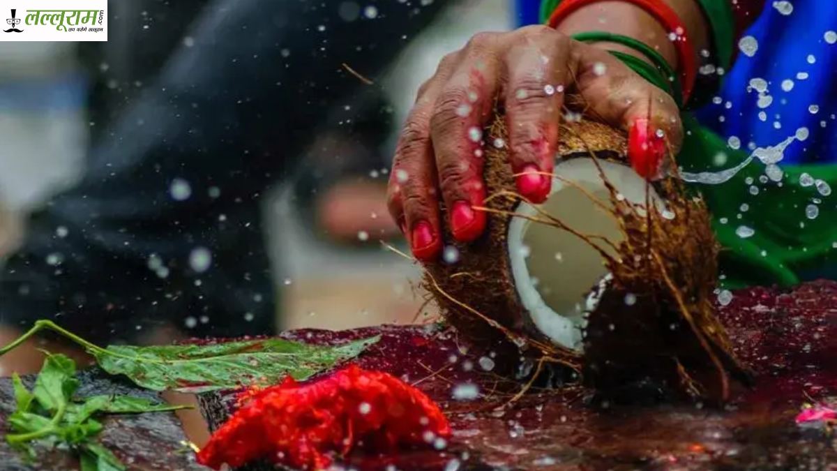 शुभ कार्यों में क्यों फोड़ा जाता है नारियल? जानें श्रीफल के पीछे छिपा धार्मिक और आध्यात्मिक महत्व