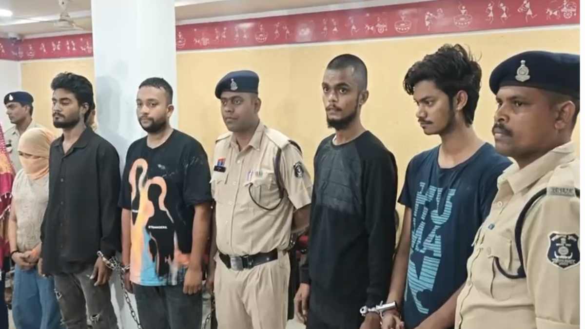 आत्महत्या के लिए उकसाने वाले 8 आरोपी गिरफ्तार, 6वें मंजिल से कूदकर युवती ने की थी खुदकुशी