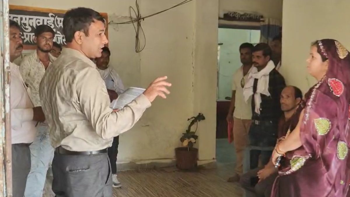 दो पंचायत सचिव निलंबितः मृत व्यक्तियों के नाम सरकारी योजनाओं का लाभ दिलाने का मामला, जिला पंचायत CEO ने की कार्रवाई