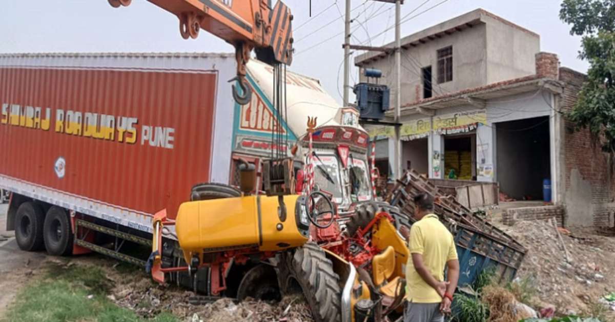 मौत का आखिरी सफरः डिवाइडर से टकराकर पलटा कैंटर, बाप-बेटा समेत 4 की गई जान, 6 गंभीर घायल