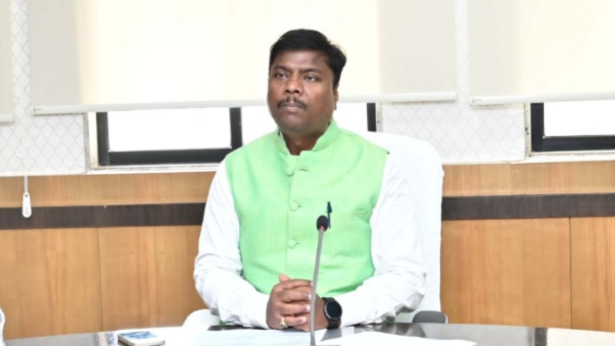 सहकारिता विभाग की समीक्षा: खरीफ सीजन 2025 के लिए 7800 करोड़ के ऋण वितरण का लक्ष्य, मंत्री कश्यप बोले- किसानों को रासायनिक उर्वरकों की उपलब्धता करें सुनिश्चित…