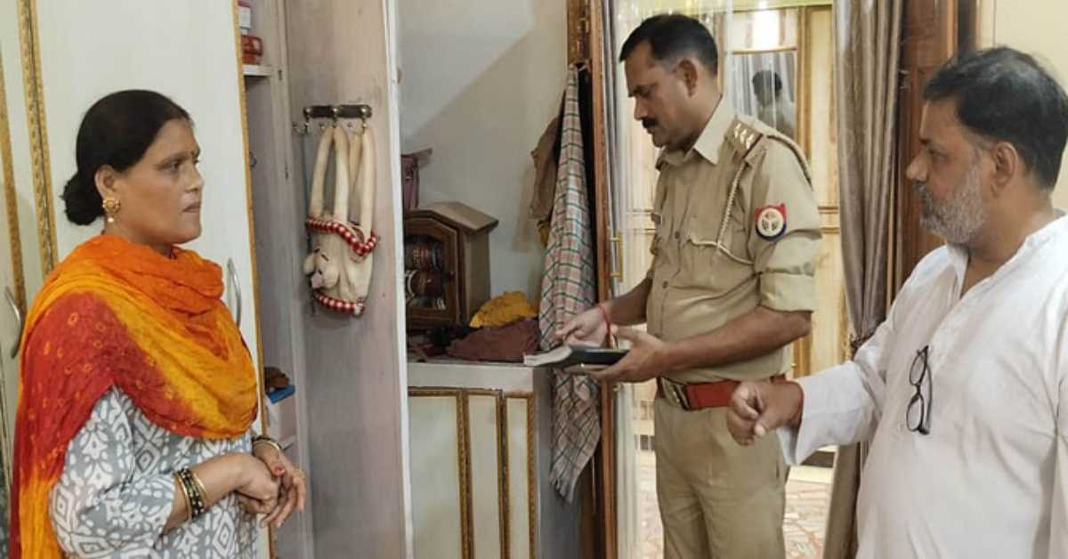 अरे वाह! UP में क्या कानून व्यवस्था है… चाकू की नोक पर सराफा व्यापारी के घर में दिनदहाड़े चोरी, कब तक ‘सुशासन’ के खोखले दावों के सहारे चलेगा प्रदेश?