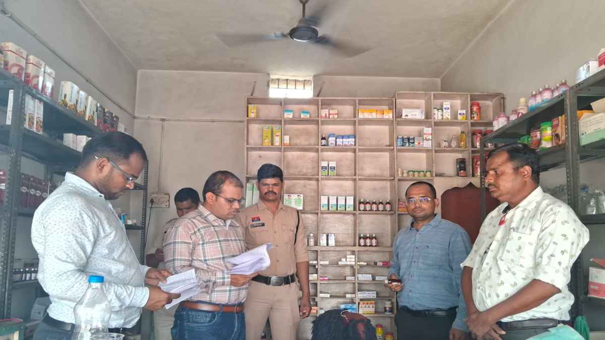 जांच में तीन दवाएं अमानक, स्वास्थ्य मंत्री श्याम बिहारी ने कहा – अमानक औषधियां बेचने वालों पर होगी कड़ी कार्रवाई