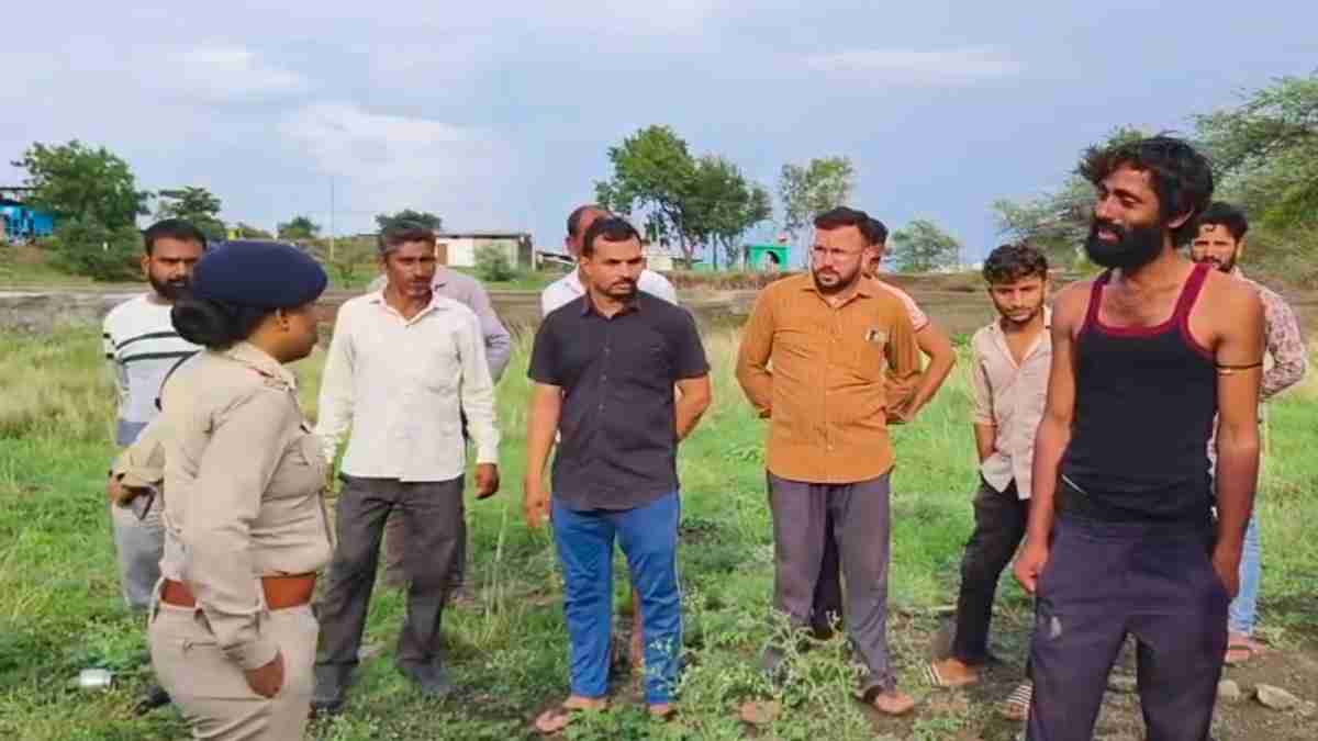 पहले की पत्नी की हत्या, फिर ई रिक्शा में रख चुपके से जलाने पहुंच गया श्मशान घाट, लेकिन अंतिम संस्कार से पहले ही…
