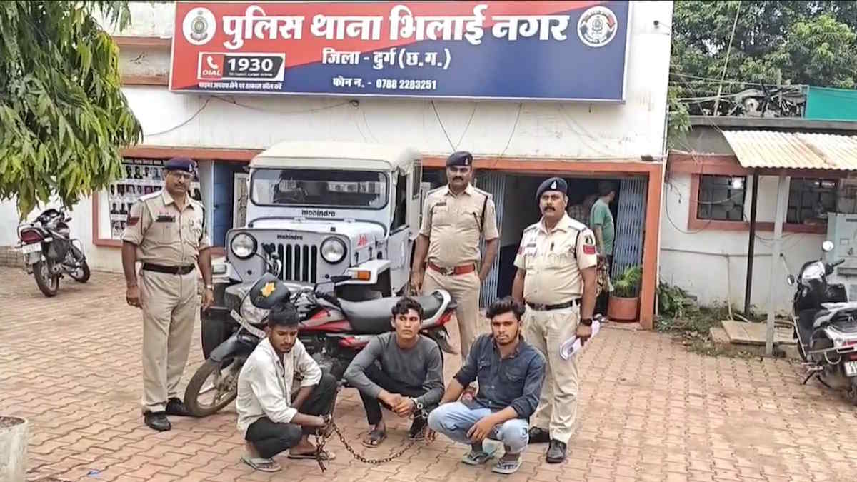 जीप चुराकर झाड़ियों में छिपाया, बेचने के लिए ग्राहक की तलाश करते हुए पकड़ाए तीन आरोपी…