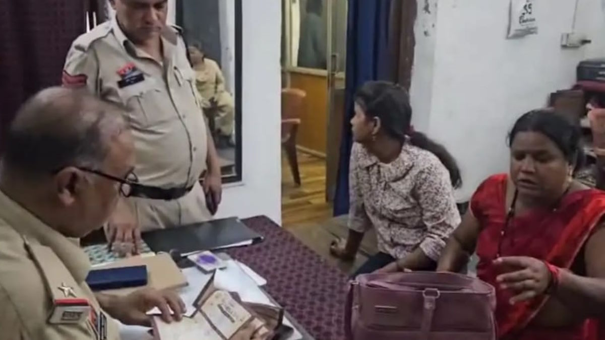 ट्रेन में चढ़ते समय महिला का गहनों से भरा बैग पार, शिकायत के तीन दिन बाद GRP ने दर्ज किया FIR…