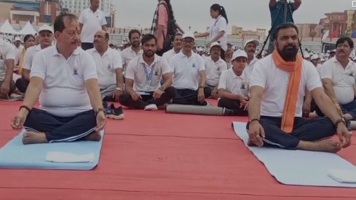 International Yoga Day : मंत्री- न्यायाधीश और बच्चों ने किया योग, दिया सेहतमंद जीवन का संदेश