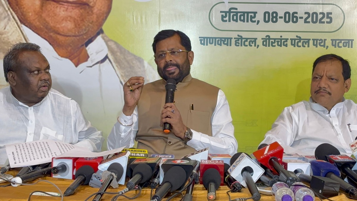 Bihar Election 2025 : संजय सिंह के बयान से गरमाई राजनीति , वंशवाद और टिकट बंटवारे पर पर उठाए सवाल