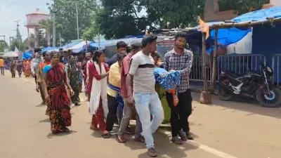 ये कैसा हेल्थ सिस्टम… गर्भवती महिला के शव को घर ले जाने नहीं मिला एम्बुलेंस, 8 KM कंधे पर उठाकर चले परिजन