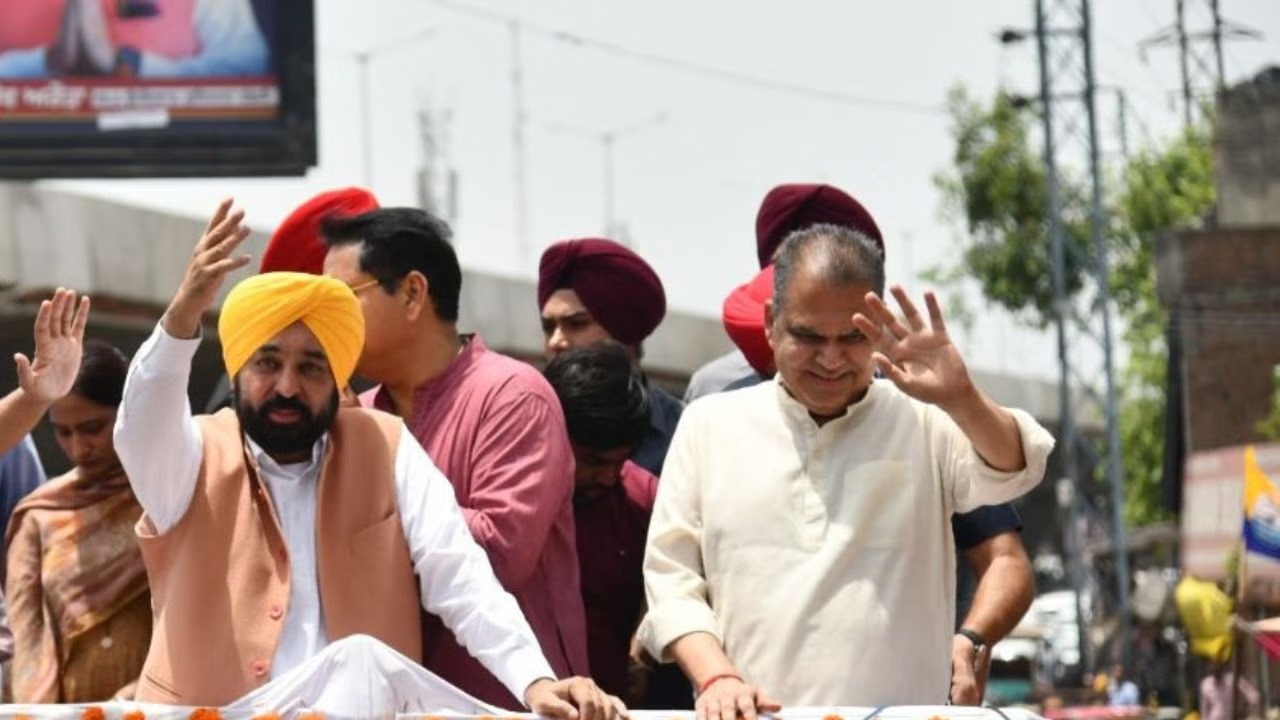 लुधियाना में सीएम भगवंत मान का रोड शो, संजीव अरोड़ा की जीत के बाद जनता का करेंगे धन्यवाद
