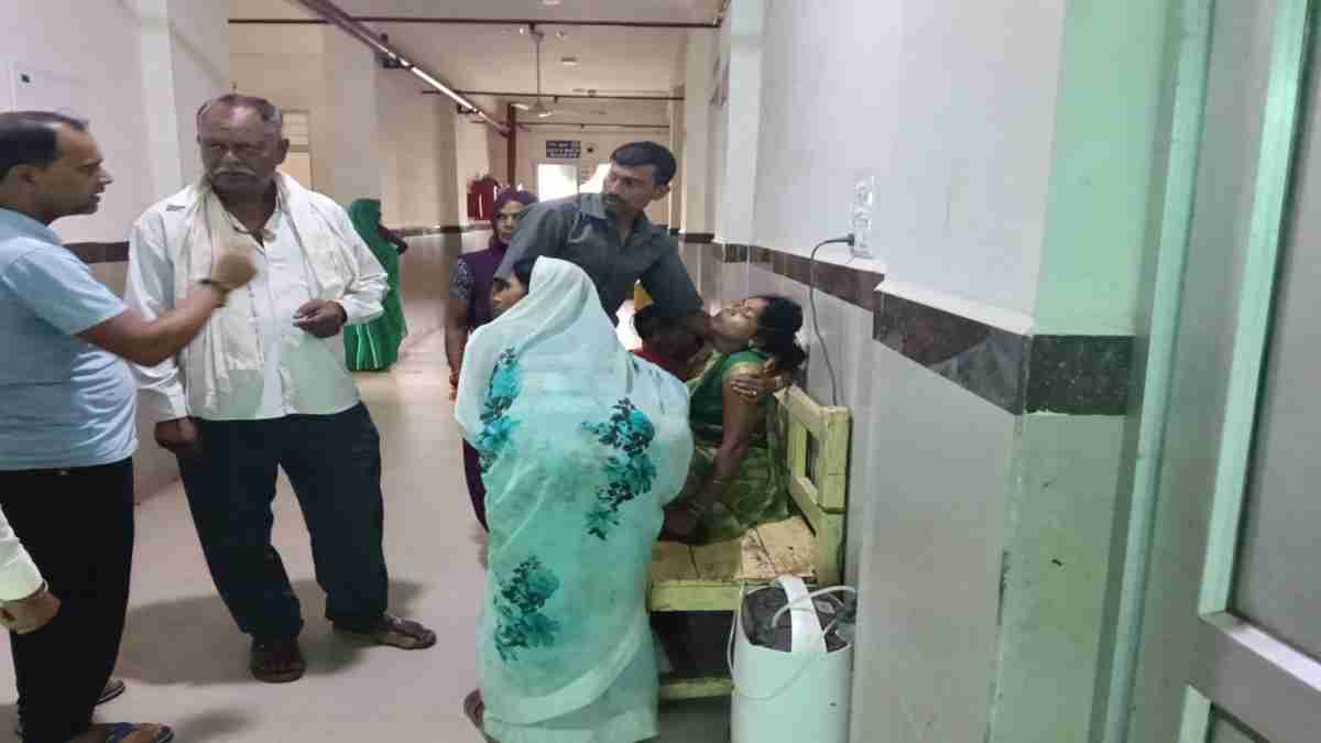 अस्पताल बना मौत का घर: ऑक्सीजन की कमी से महिला ने तड़प-तड़प कर तोड़ा दम, 10 करोड़ के हॉस्पिटल में कागजों में सिमटी आधुनिक सुविधा