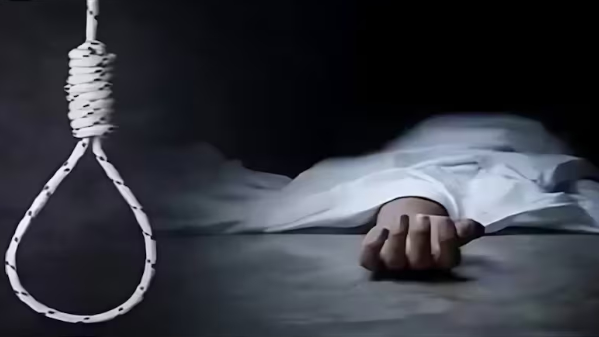 CG Female Constable Suicide : महिला आरक्षक की फंदे पर लटकी मिली लाश, हत्या या आत्महत्या? जांच में जुटी पुलिस