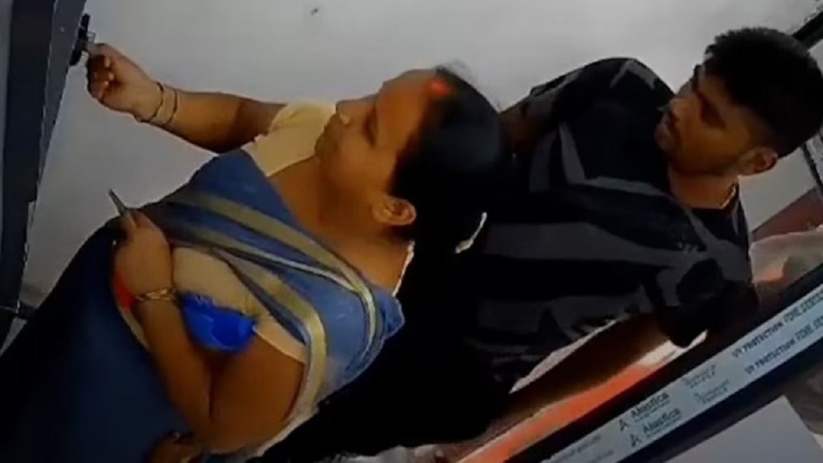 गयाजी एटीएम फ्रॉड: महिला का ATM बदलकर निकाले 40 हजार रुपए, VIDEO वायरल होने के बाद खुद लौटाई रकम, पुलिस ने दर्ज किया मामला