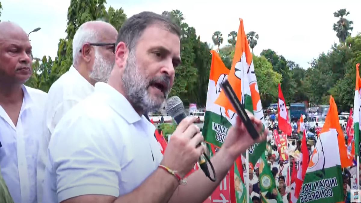 Bihar Bandh : राहुल-तेजस्वी का काफिला विधानसभा के पास पुलिस ने रोका, बीच सड़क पर शुरू की जनसभा, देखें LIVE