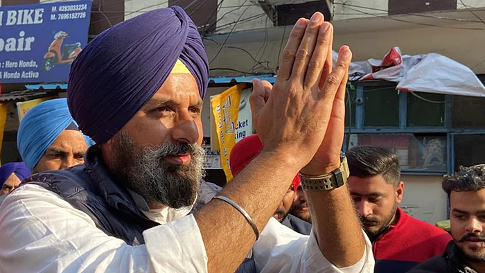 अकाली दल के नेता मजीठिया की बढ़ी मुश्किल, घर में फिर पड़ी रेड