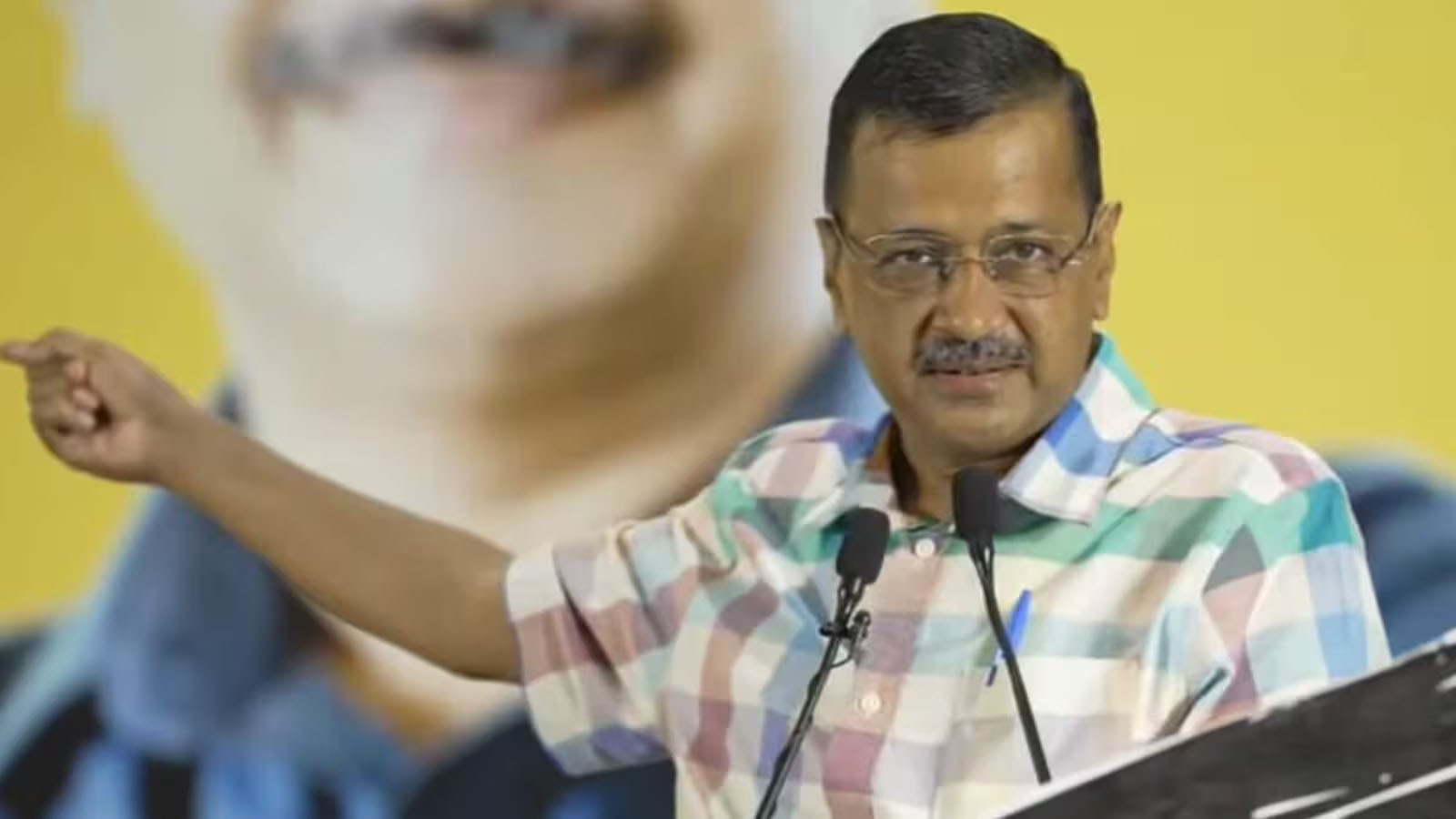 ‘दिल्ली में ये क्या हो रहा? स्कूल-कॉलेज को बम की धमकियों पर अरविंद केजरीवाल ने दिल्ली सरकार को घेरा, बोले- 4 इंजन की सरकार पूरी तरह से फेल
