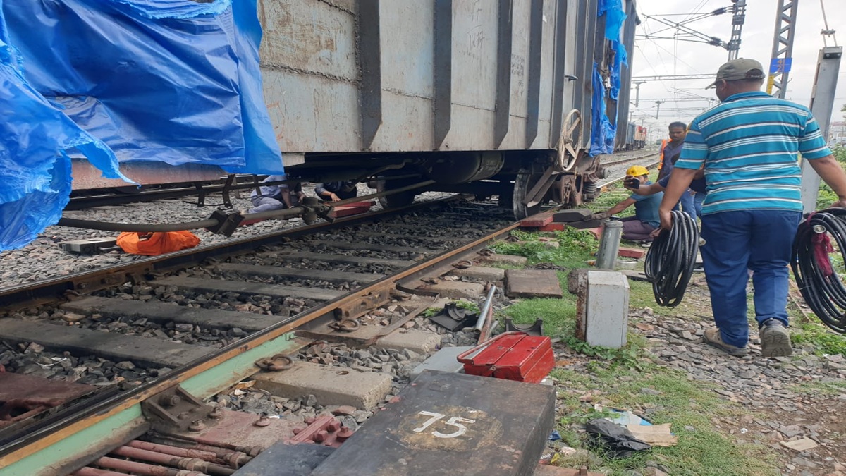 Saharsa Junction : सहरसा जंक्शन पर मालगाड़ी की बोगी हुई बेपटरी, बड़ी दुर्घटना टली