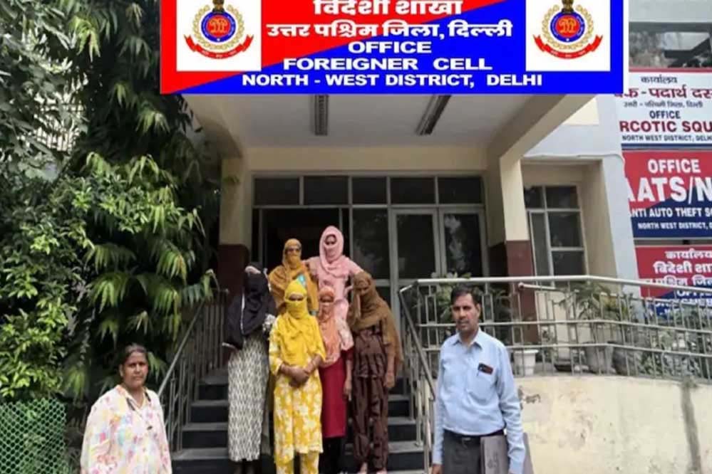 दिल्ली पुलिस ने 45 दिन पहले जिसे भेजा था बांग्लादेश, फिर छापे में उसी घर से पकड़ाया, सामने आई अजब कहानी