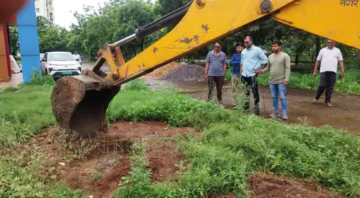 Durg-Bhilai News: तालपुरी में तैयार हो रहा था ‘भष्ट्राचार का डोम’, आयुक्त मोनिका वर्मा ने कॉलम उखड़वाया