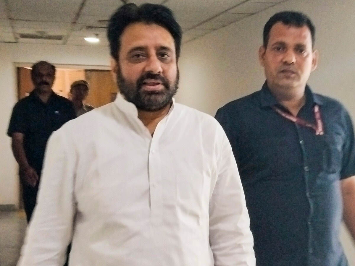 AAP विधायक अमानतुल्लाह खान की बढ़ीं मुश्किलें, दिल्ली पुलिस ने दाखिल की चार्जशीट