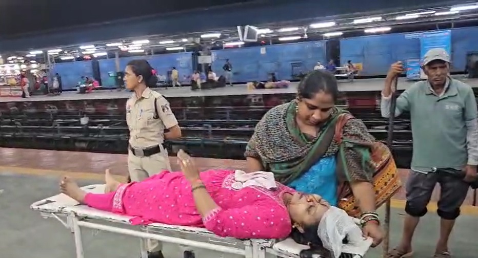 CG Railway News: ट्रेन में सीट को लेकर दो महिलाओं में मारपीट, एक ने फोड़ा सिर