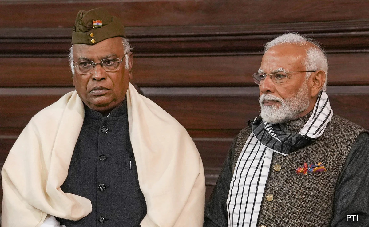 ’42 देशों में घूमे, लेकिन मणिपुर जाना जरूरी नहीं समझा’, खरगे का पीएम मोदी पर निशाना ; BJP पर संविधान की हत्या करने का लगाया आरोप