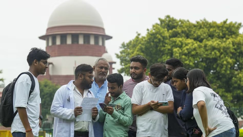 NEET UG 2025 में 3 सवालों के गलत थे जवाब ! एनटीए के खिलाफ सुप्रीम कोर्ट पहुंचा छात्र, Answer Key की दोबारा जांच कराने की मांग
