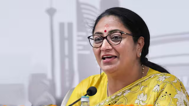 CM रेखा गुप्ता ने की अंडरग्राउंड बिजली नेटवर्क पायलट परियोजना की शुरुआत, कहा- ‘दिल्ली में एक भी ओवरहेड तार नहीं दिखेगा’