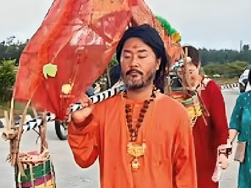 ‘सपने ने बदल दिया सब कुछ’, नाड़ी ज्योतिष से मुलाकात के बाद टोक्यो का व्यवसायी बन गया शिव भक्त, निकला कावड़ यात्रा पर…