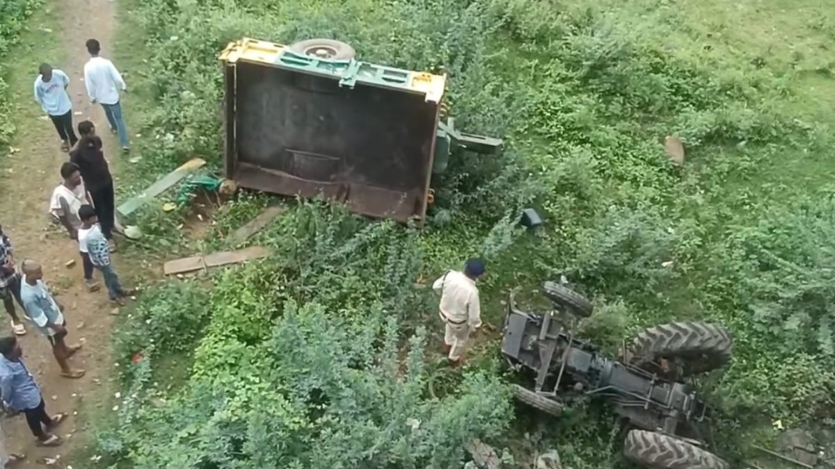 दर्दनाक हादसे में पिता-पुत्र की मौत: तेज रफ्तार ट्रैक्टर ने बाइक को मारी टक्कर, पत्नी के साथ बेटी घायल  