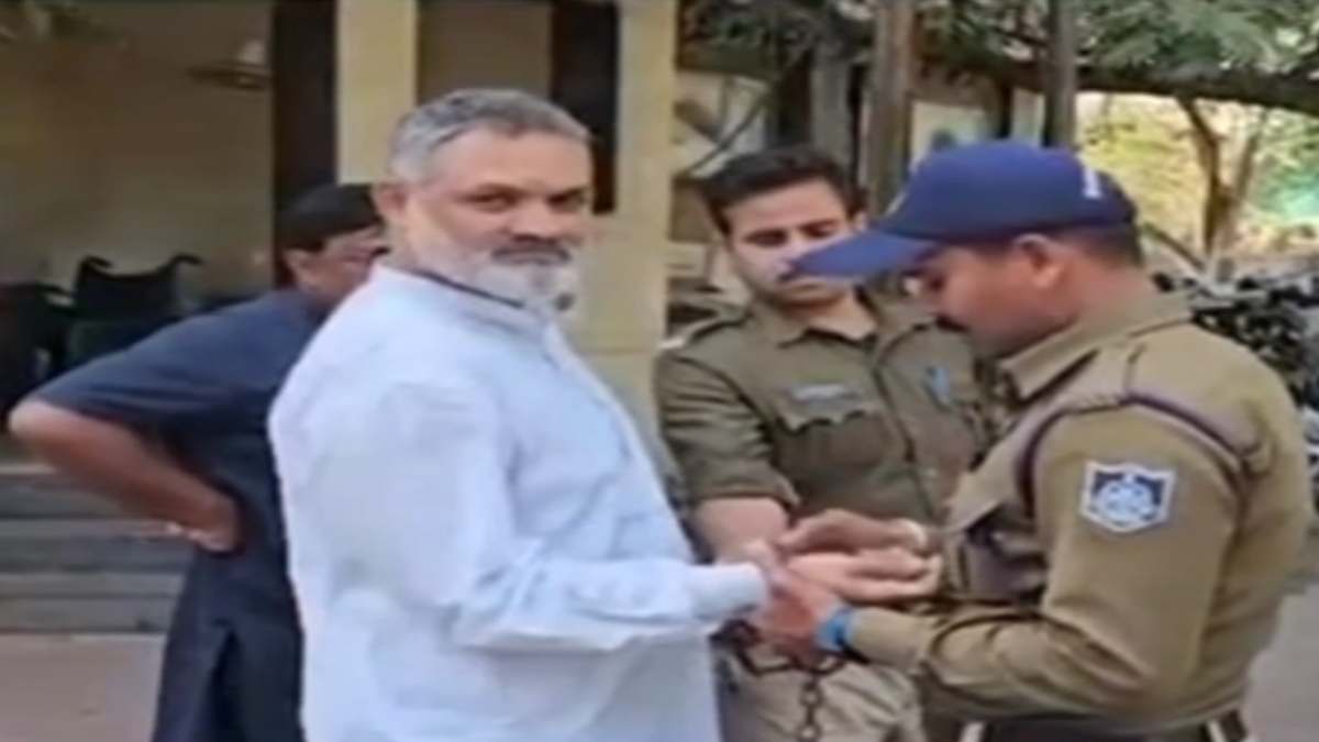 मुस्लिम युवकों को फंडिंग मामलाः फरार कांग्रेस पार्षद अनवर कादरी को पकड़वाने वाले को 2 लाख इनाम की घोषणा