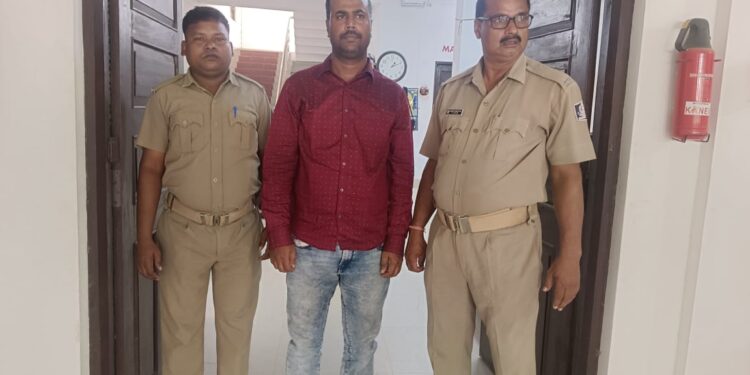 बरहामपुर : रियल एस्टेट एजेंट गिरफ्तार, 200 निवेशकों से 5 करोड़ रुपये के धोखाधड़ी का आरोप