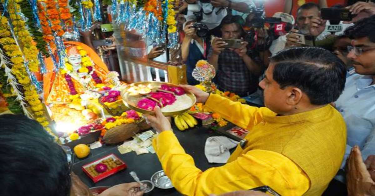 गुरु पूर्णिमा पर उज्जैन पहुंचे सीएम डॉ मोहन: महर्षि सांदीपनि आश्रम में की पूजा-अर्चना, कहा- महर्षि सांदीपनि की शिक्षा से भगवान श्रीकृष्ण को मिली जगद्गुरु की उपाधि