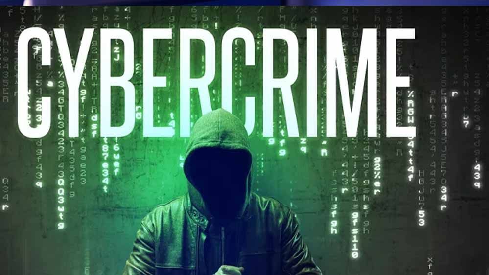 CG Crime News: सिक्योरिटी गार्ड से कहा, Porn Video देखते हो… और ठग लिए 4,50,000 रुपए