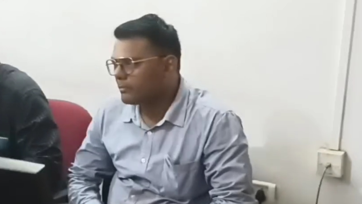 कलेक्टर कार्यालय में लोकायुक्त की बड़ी कार्रवाई: डाटा एंट्री ऑपरेटर 10 हजार की रिश्वत लेते गिरफ्तार, इस काम के एवज में मांगी थी घूस 