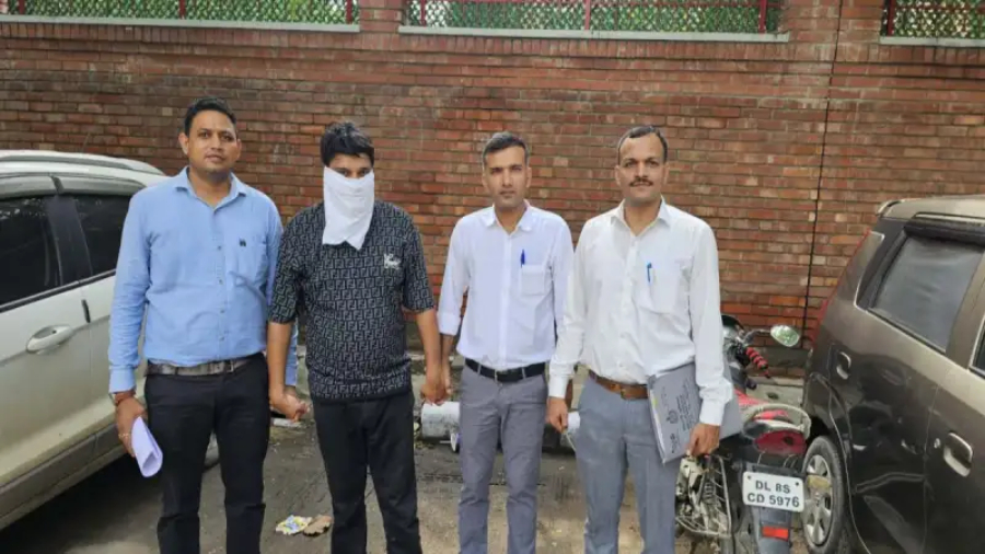 Delhi News: 2 साल बाद पकड़ा गया फर्जी ट्रांसपोर्टर, ऑनलाइन प्लेटफॉर्म के जरिए करता था ठगी ; पुलिस से बचने लगाता था ये तरकीब